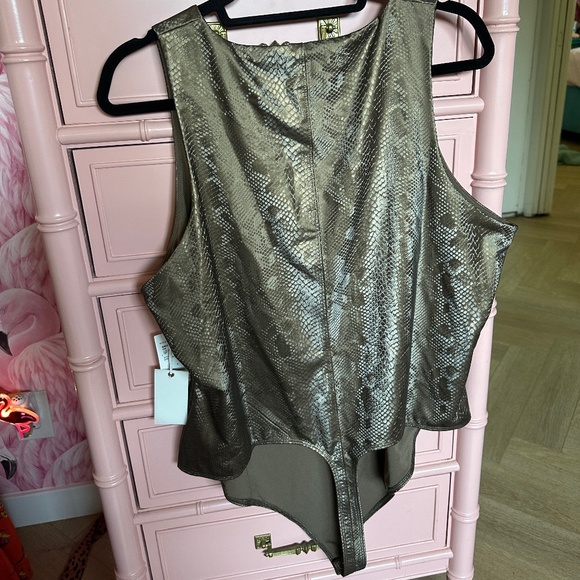 NWT Good American Better Than Leather Metallic Bronze Snakes Bodysuit - Picture 7 of 11